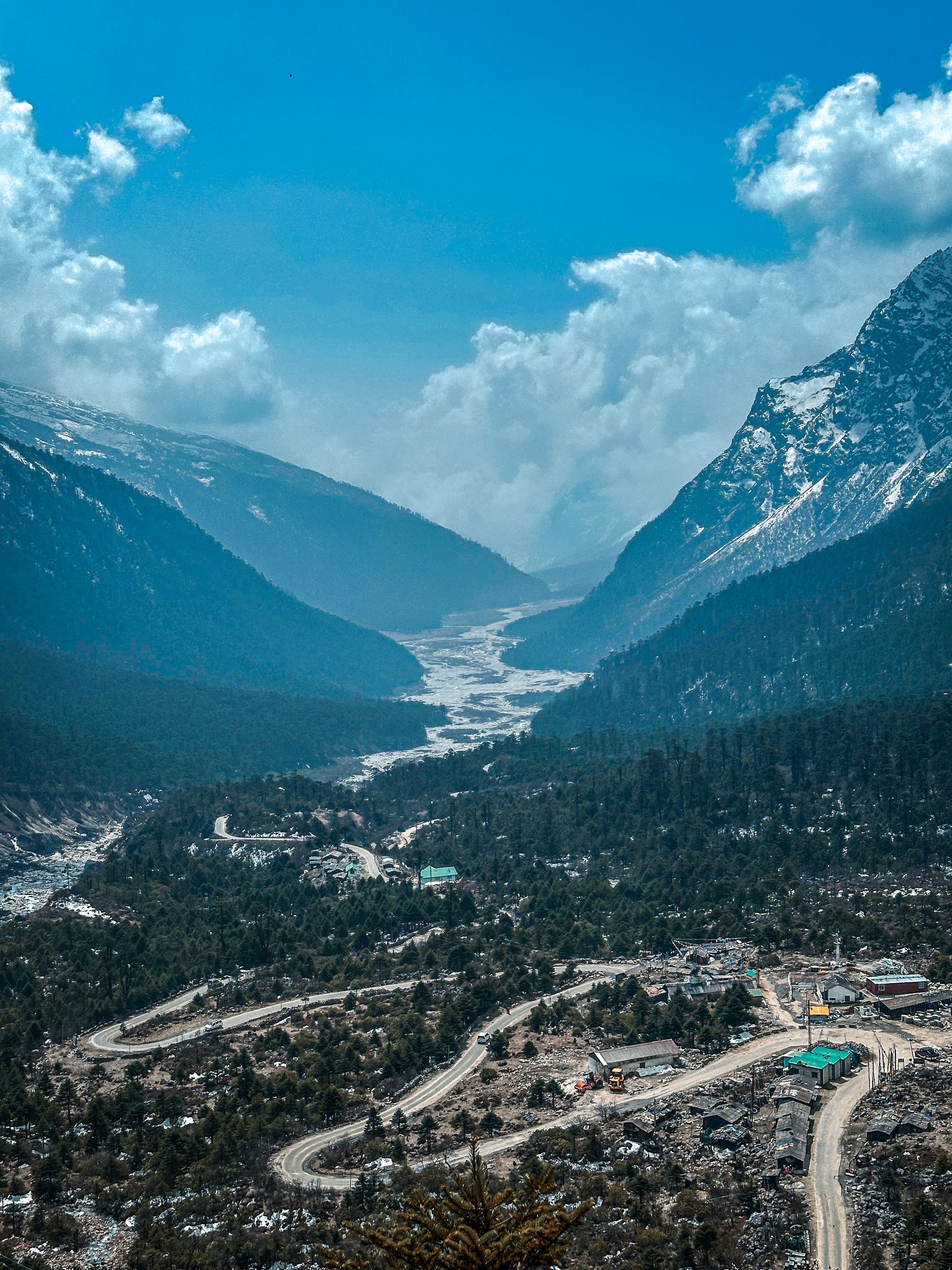 Yumthang Valley Trip from Lachung by Taxi: Best Experience with Tourbix Ride
